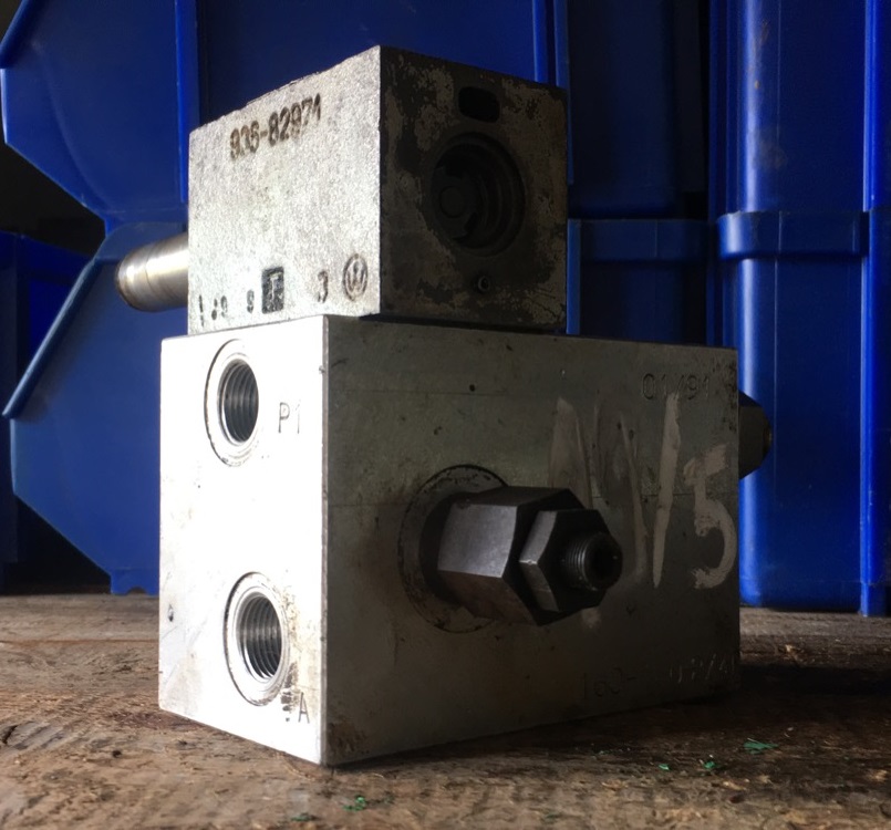 Zespół sterowania hydrauliki Hagglunds Denison 4D01 35 207 0302 00A1G0QG27 / 026 29503 H