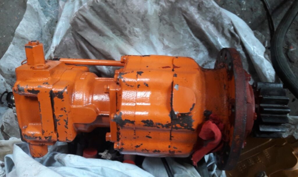 Mechanizm obrotu / obrotnica / kolumna obrotu z minikoparki HITACHI