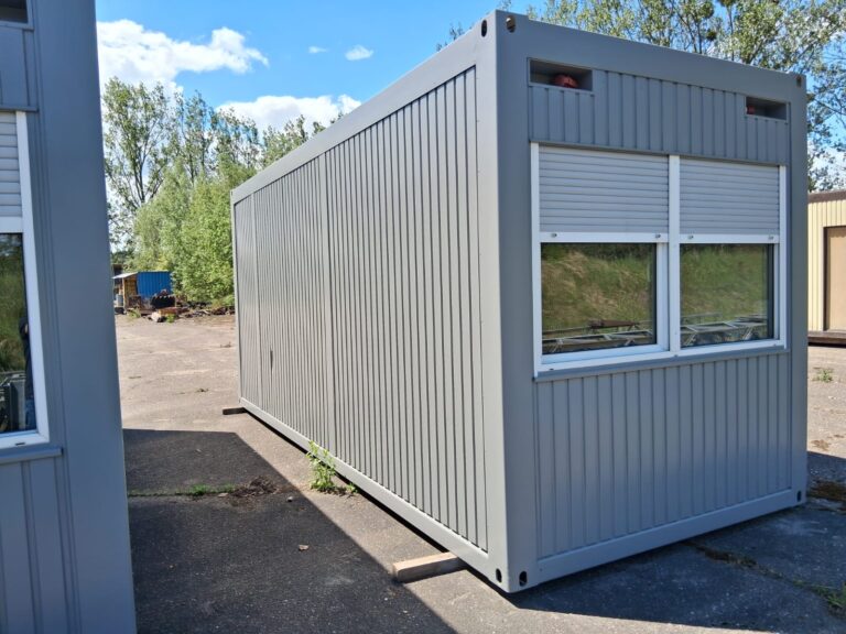 Kontener biurowy 20′ socjalny pracowniczy 6,06 m x 2,45 m , z nową wykładziną