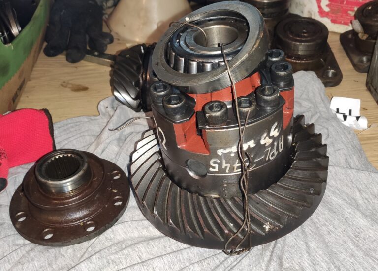 Przekładnia główna z mechanizmem różnicowym Koparka Eder 805 ZF APL B-745