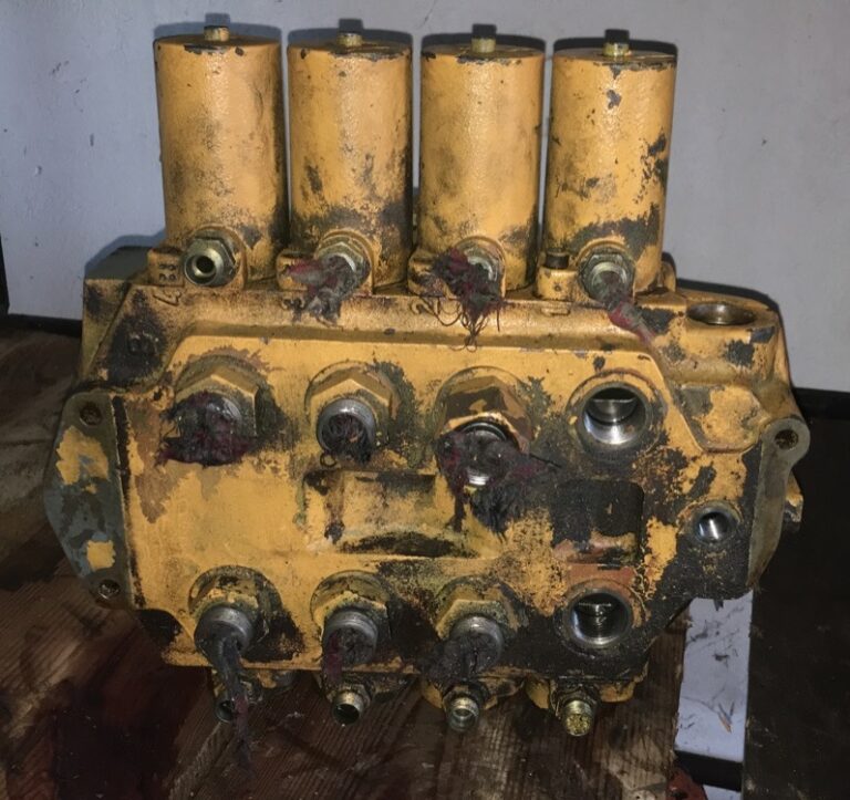 Rozdzielacz hydrauliczny Rexroth 605703 Liebherr