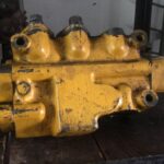 Rozdzielacz hydrauliczny 4J5180