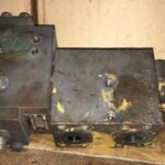 Rozdzielacz z koparki EDER M 805 – zawory sterowania