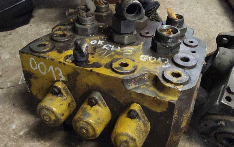 Rozdzielacz O&K 1129485 492 O&K RH4 RH5