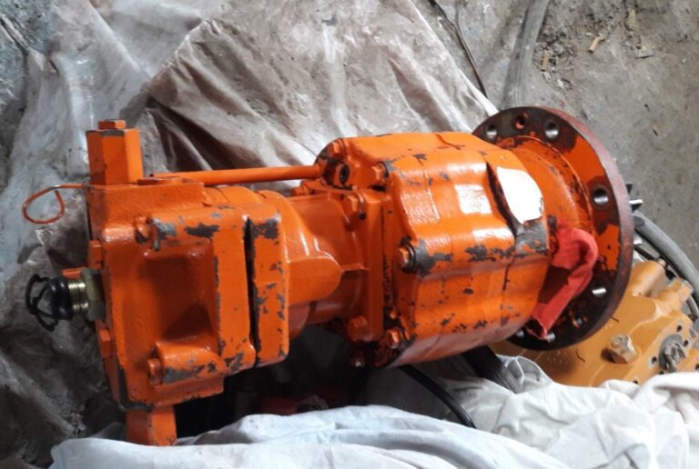 Mechanizm obrotu / obrotnica / kolumna obrotu z minikoparki HITACHI
