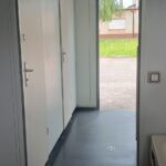 Kontener sanitarny uniwersalny socjalny pracowniczy 20′ – toalety, pisuary, umywalki, prysznice