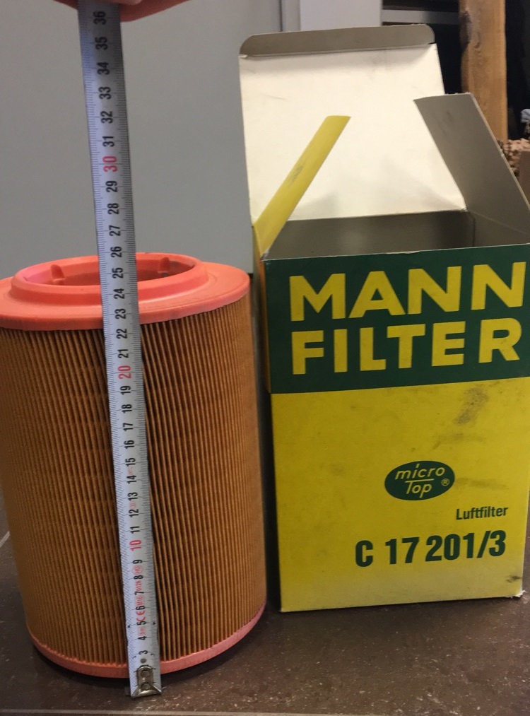 Filtr powietrza MANN C17201/3 VW