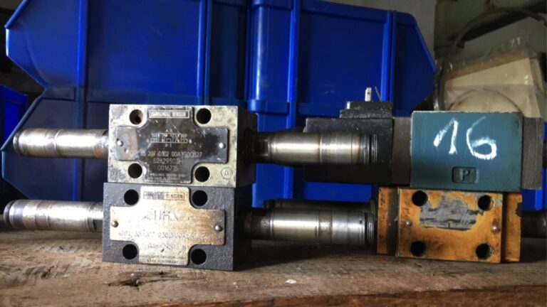Hagglunds Denison Zawór hydrauliczny 4/3 4D01 35 207 0302 00A1G0Q327